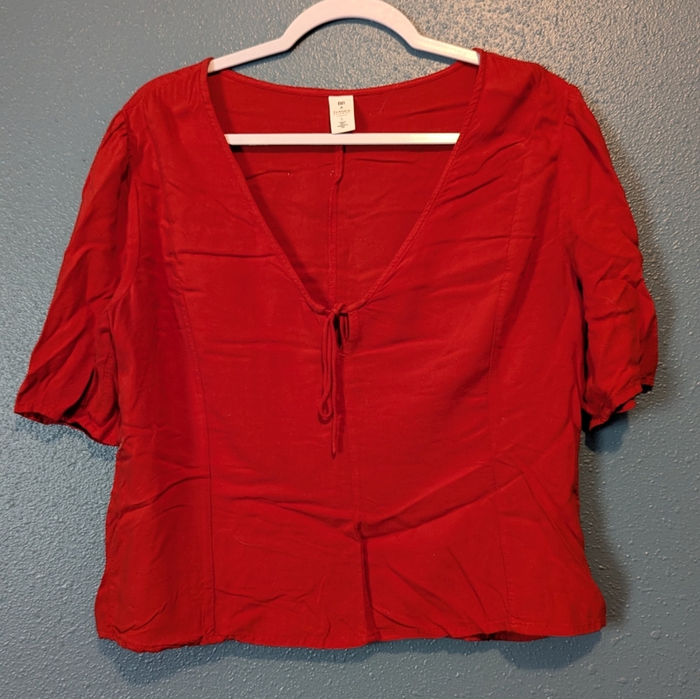 Claudia Sulewski crop blouse, red with bow tie detail